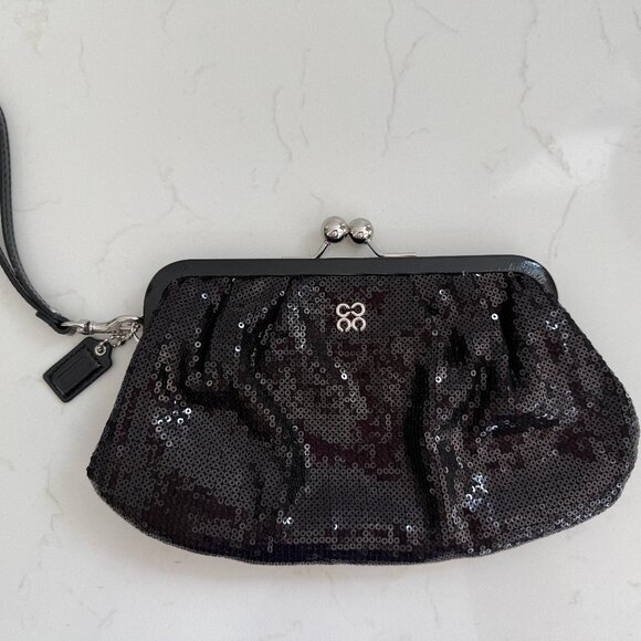Retro Y2K Coach Limited Edition Black Sequin Kisslock Wristlet Clutch 44475 - Picture 1 of 10